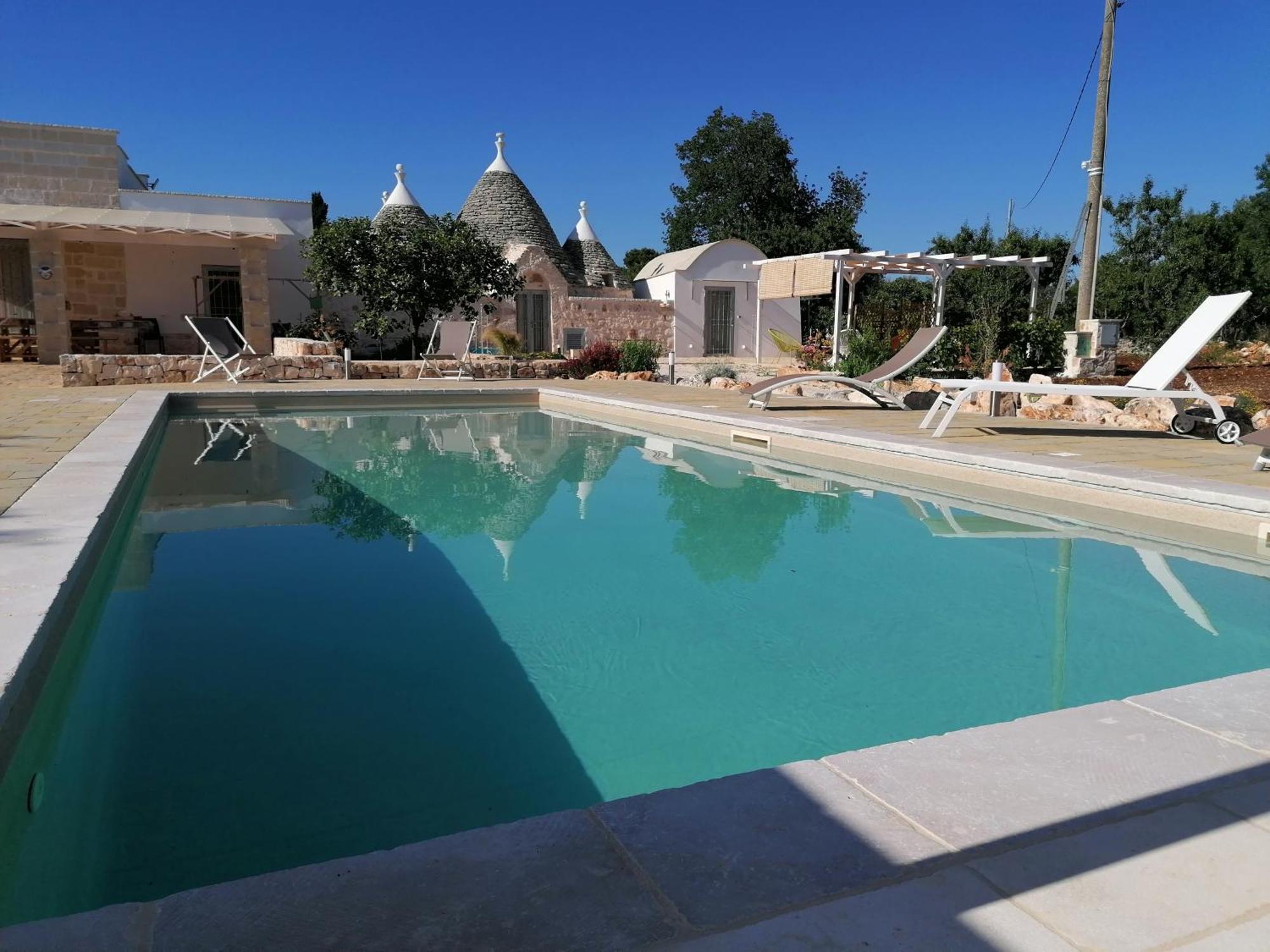 Гостевой дом Trullo Del Sol Челье-Мессапика Экстерьер фото