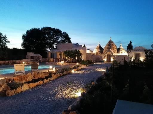 Гостевой дом Trullo Del Sol Челье-Мессапика Экстерьер фото