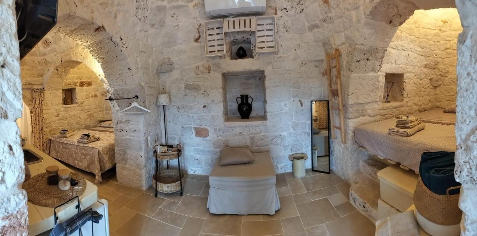 Гостевой дом Trullo Del Sol Челье-Мессапика Экстерьер фото