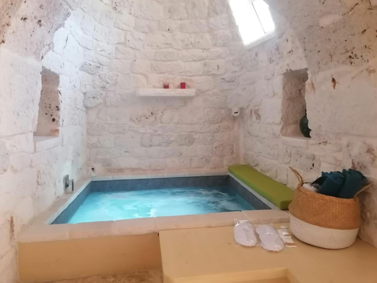 Гостевой дом Trullo Del Sol Челье-Мессапика Экстерьер фото